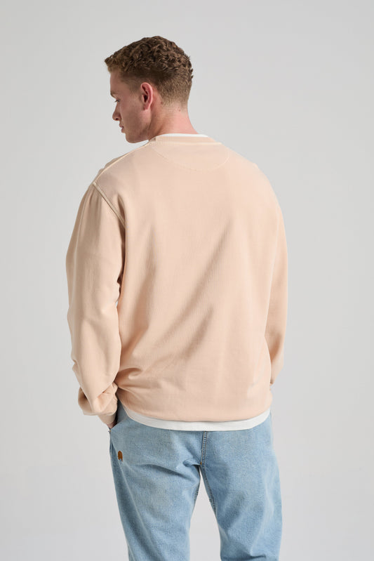 Essential Sunwashed Sweatshirt Smoke Gray - model back