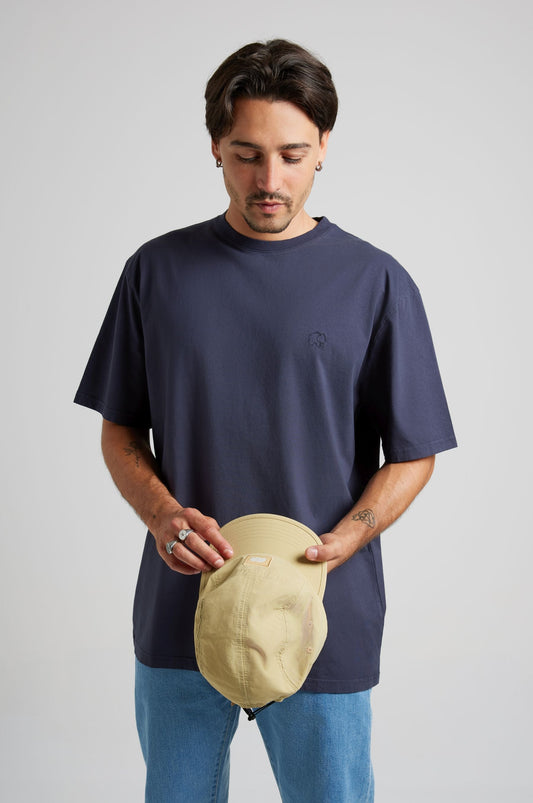 Essential T-Shirt Parisian Blue - model front