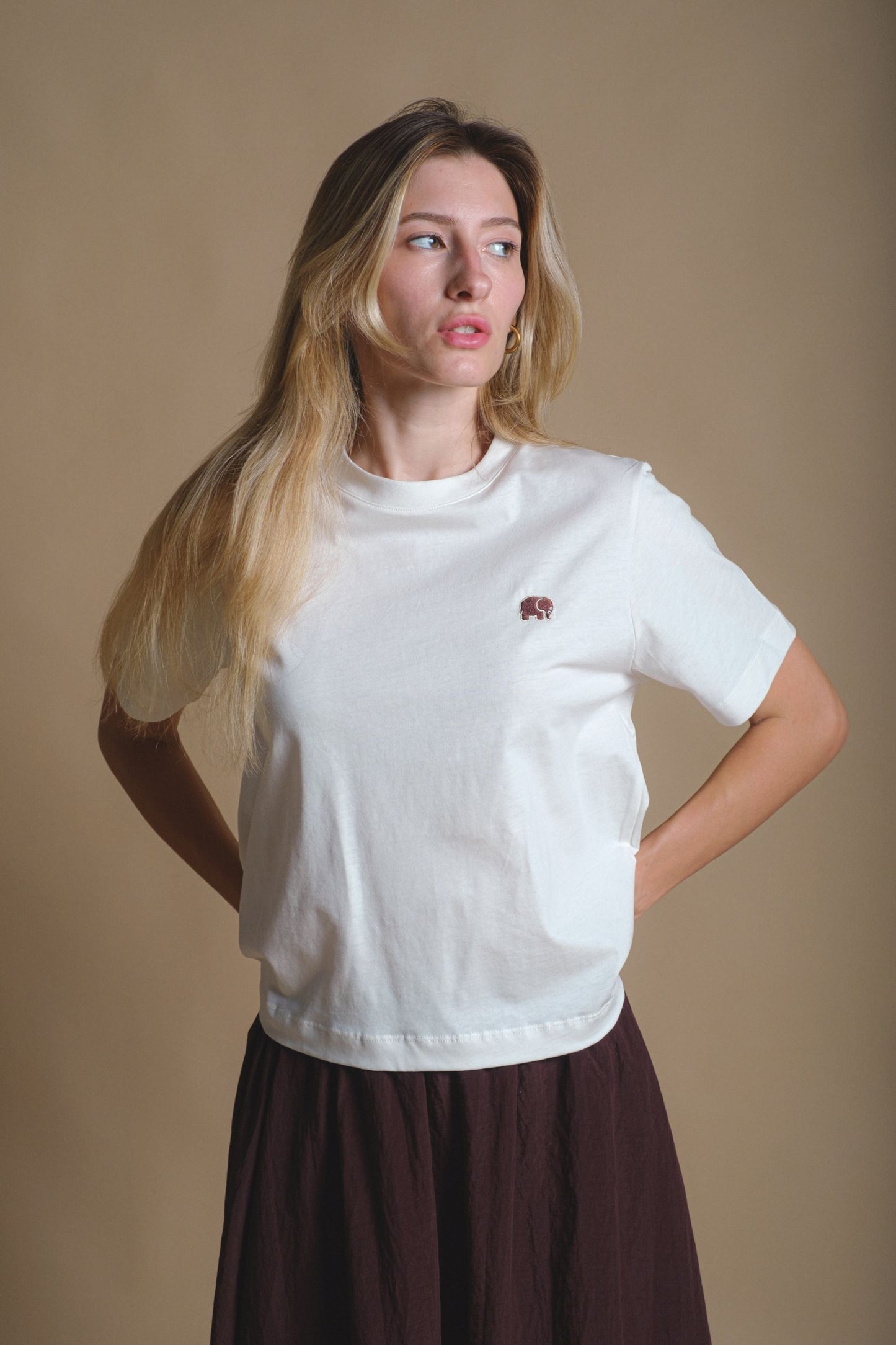 Women's Organic Essential T-Shirt Natural - model front
