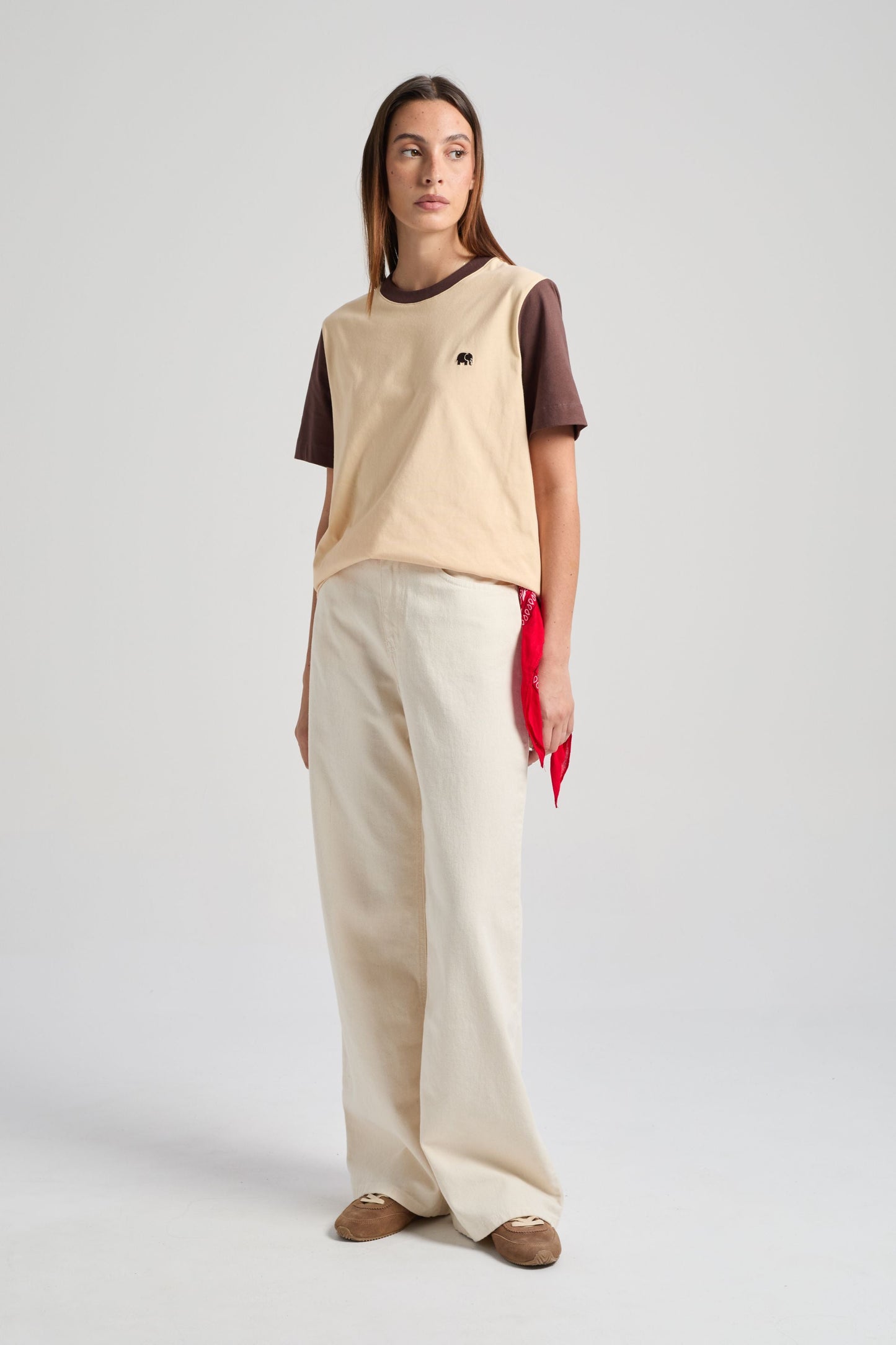 Women's Color Block T-Shirt Gray Sand - model front