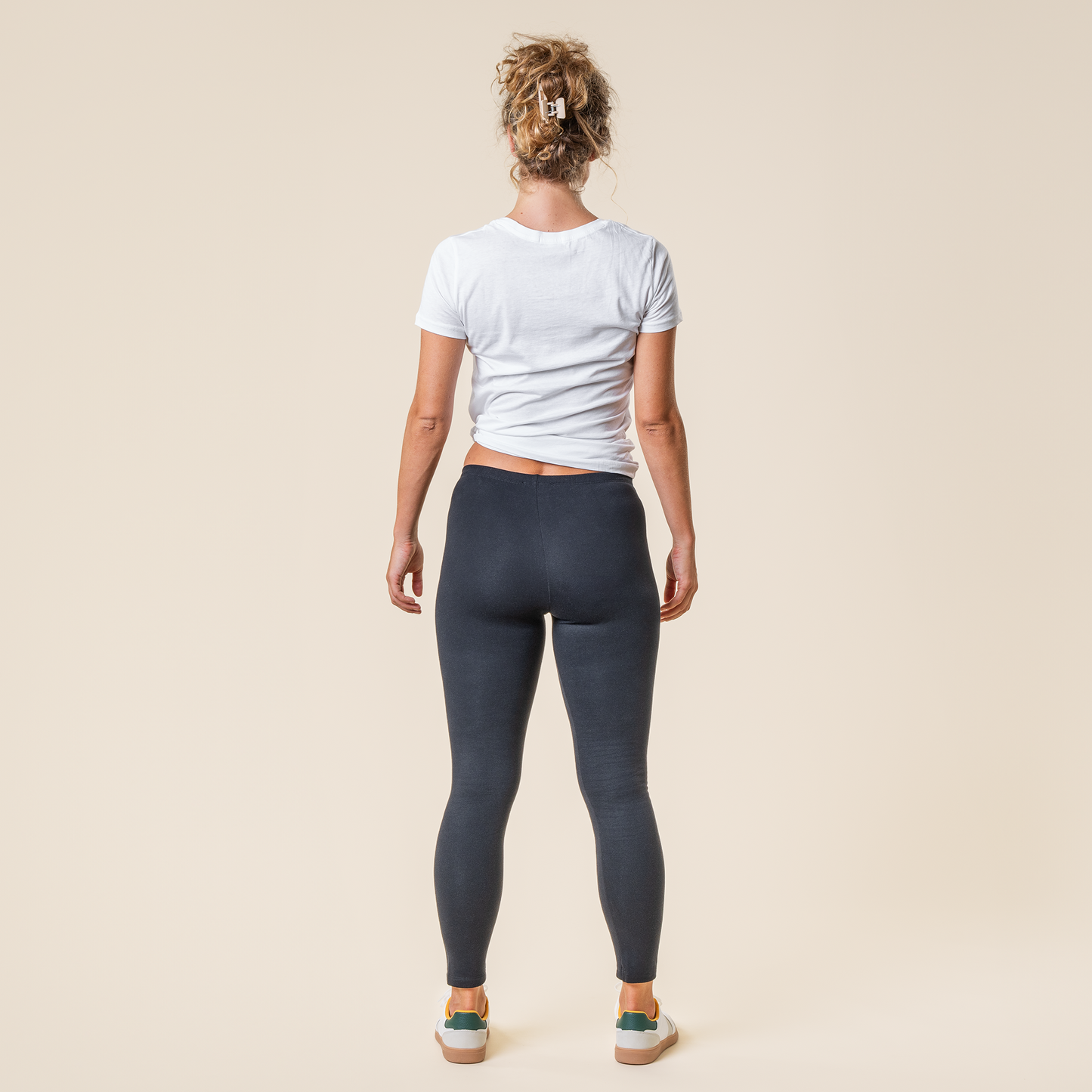 ANNEDORE Leggings - Dark Navy - worn