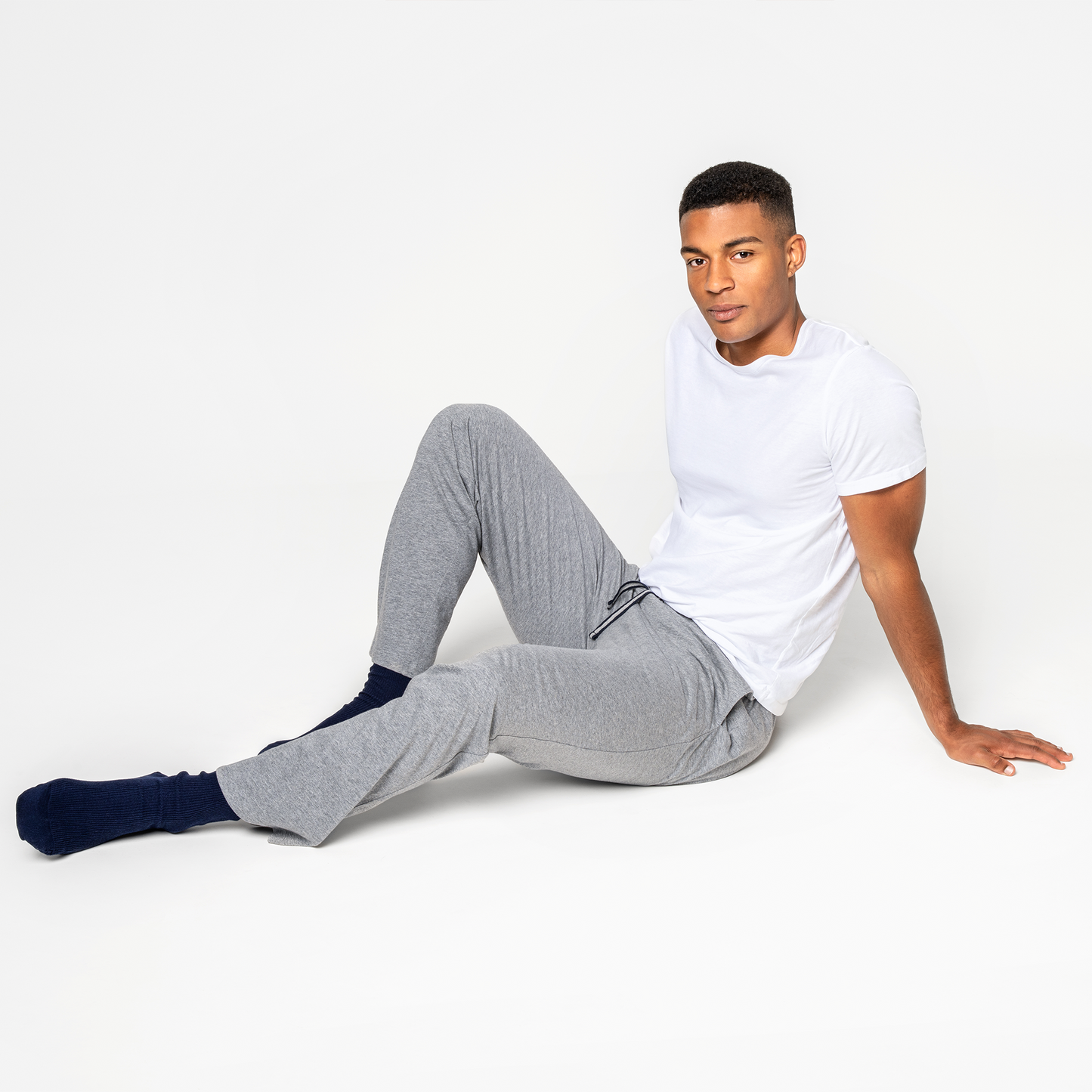 ANSGAR Relax Pants - Grey Melange - worn